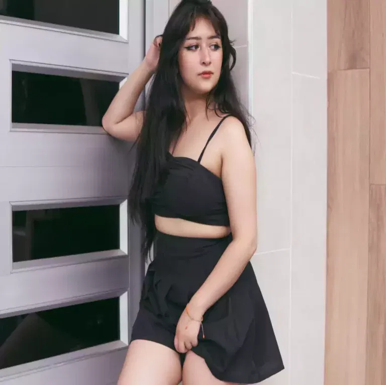 Mona Call Girls