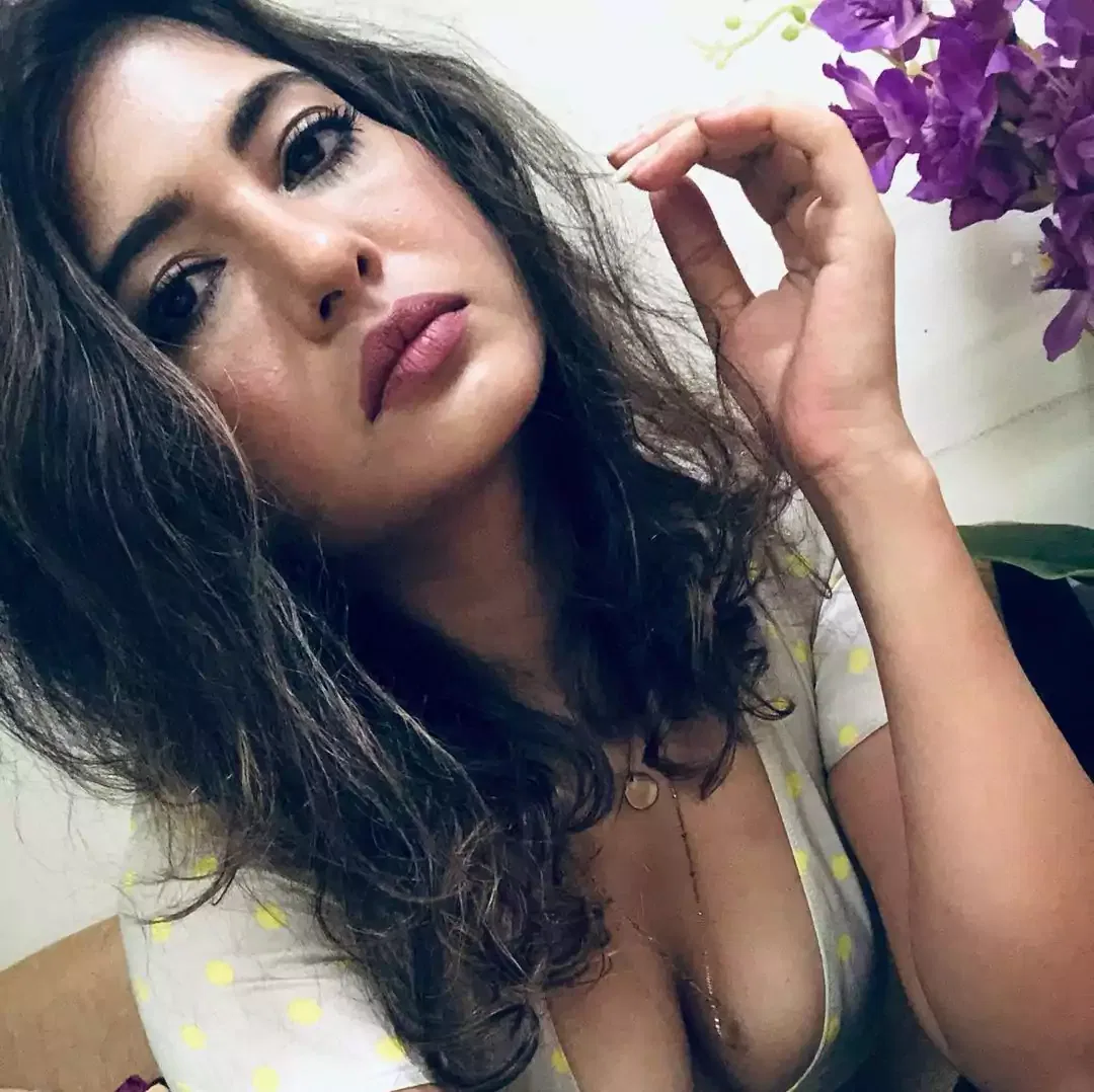 Sexy Neha Escorts