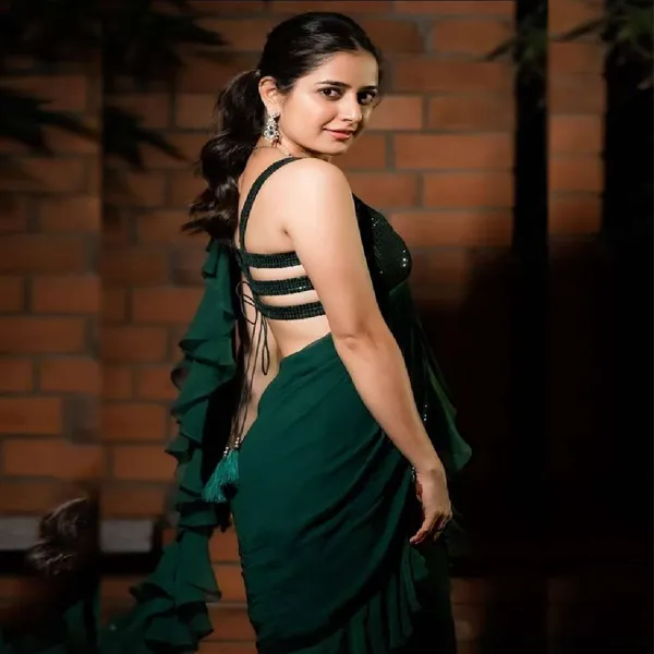 Priya House wife Escorts